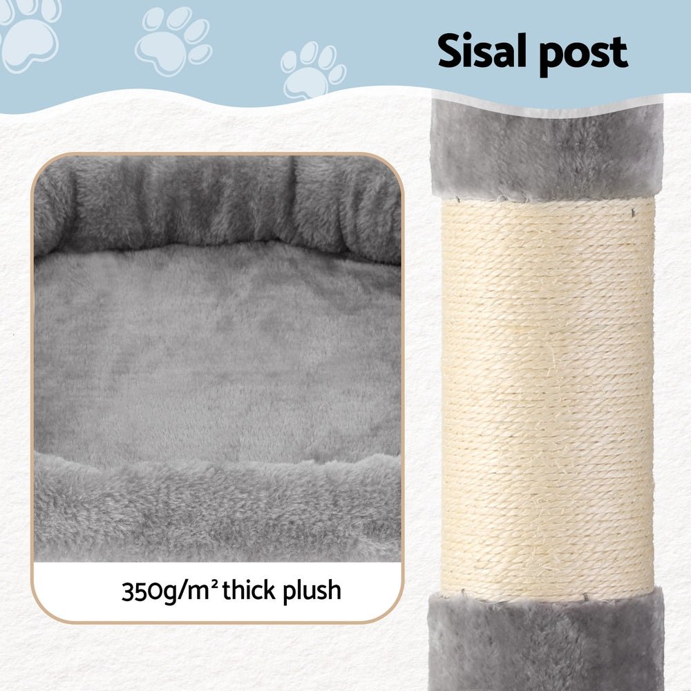 Cat scratching post with plush cushion and sisal post, labeled '350g/m² thick plush'.